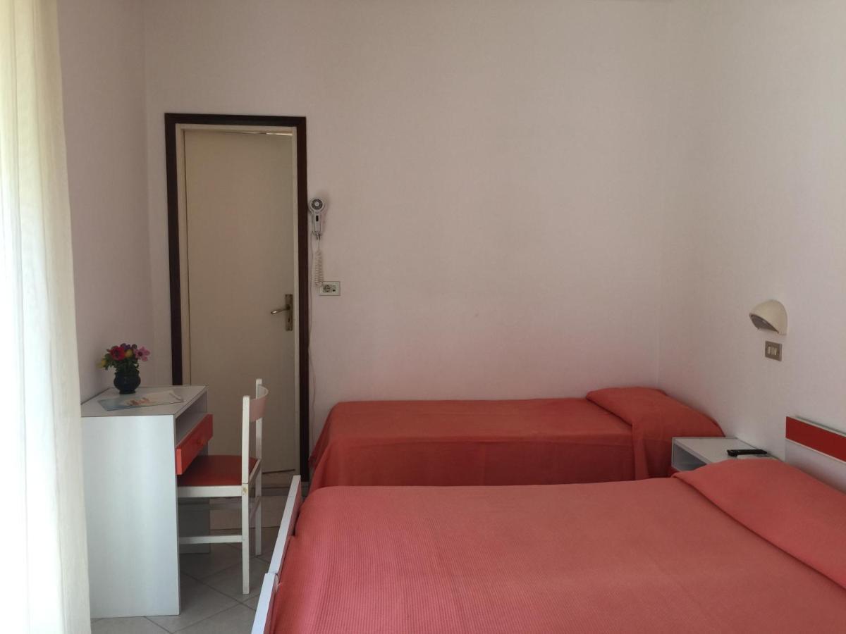 Hotel Calypso Bellaria-Igea Marina Exterior photo